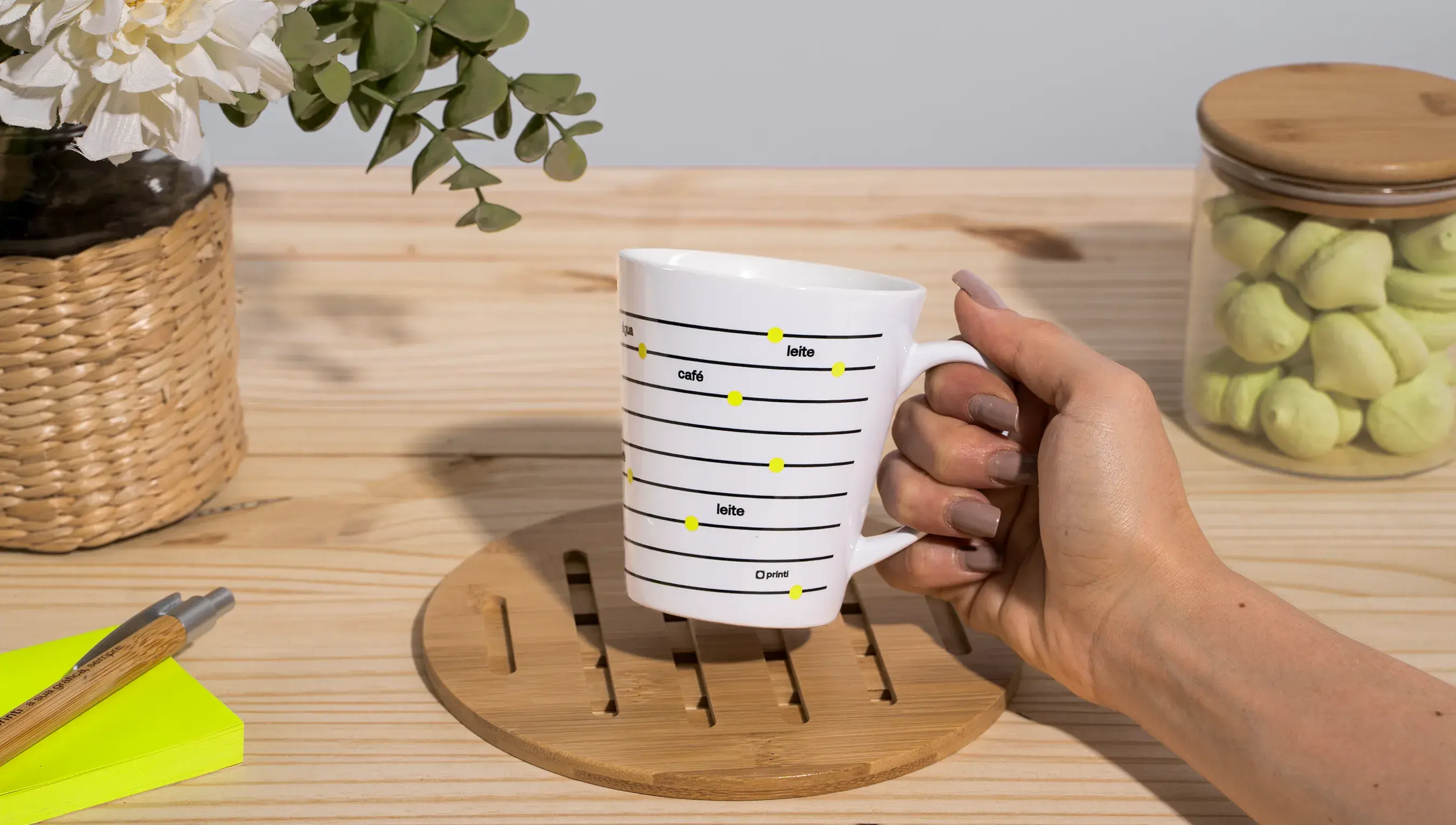 Caneca Cônica 03 -banner_image - 2700 x 1530.webp