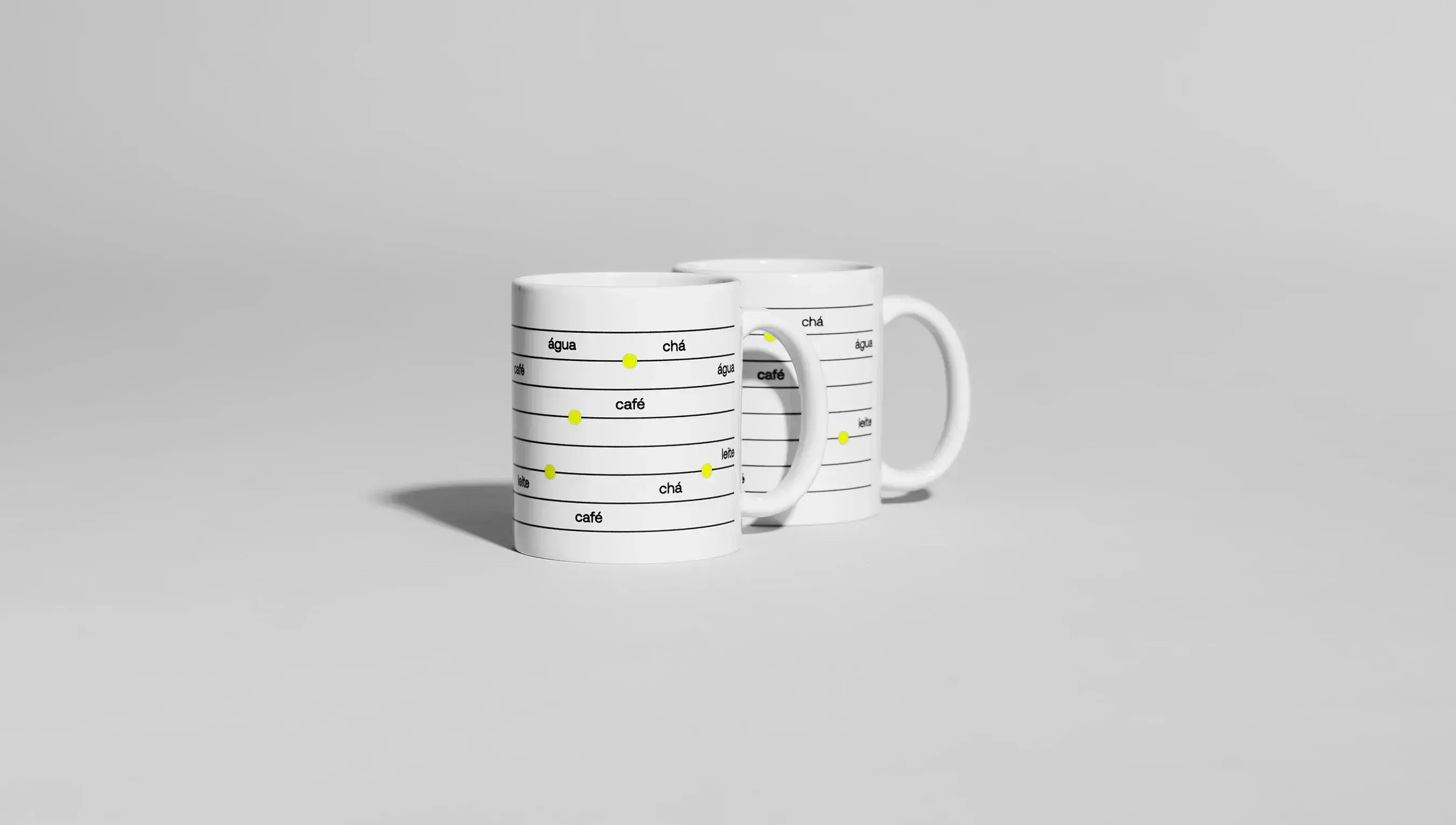 Caneca branca personalizada com gráfico de níveis para café, chá e água