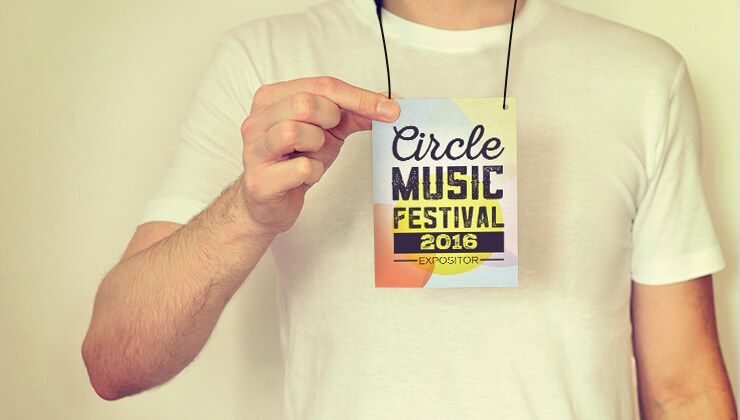 O crachá é um dos materiais mais utilizados para identificação. 