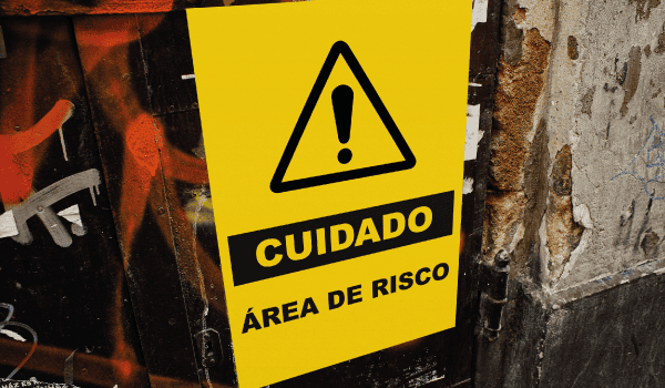 Placa de identificação